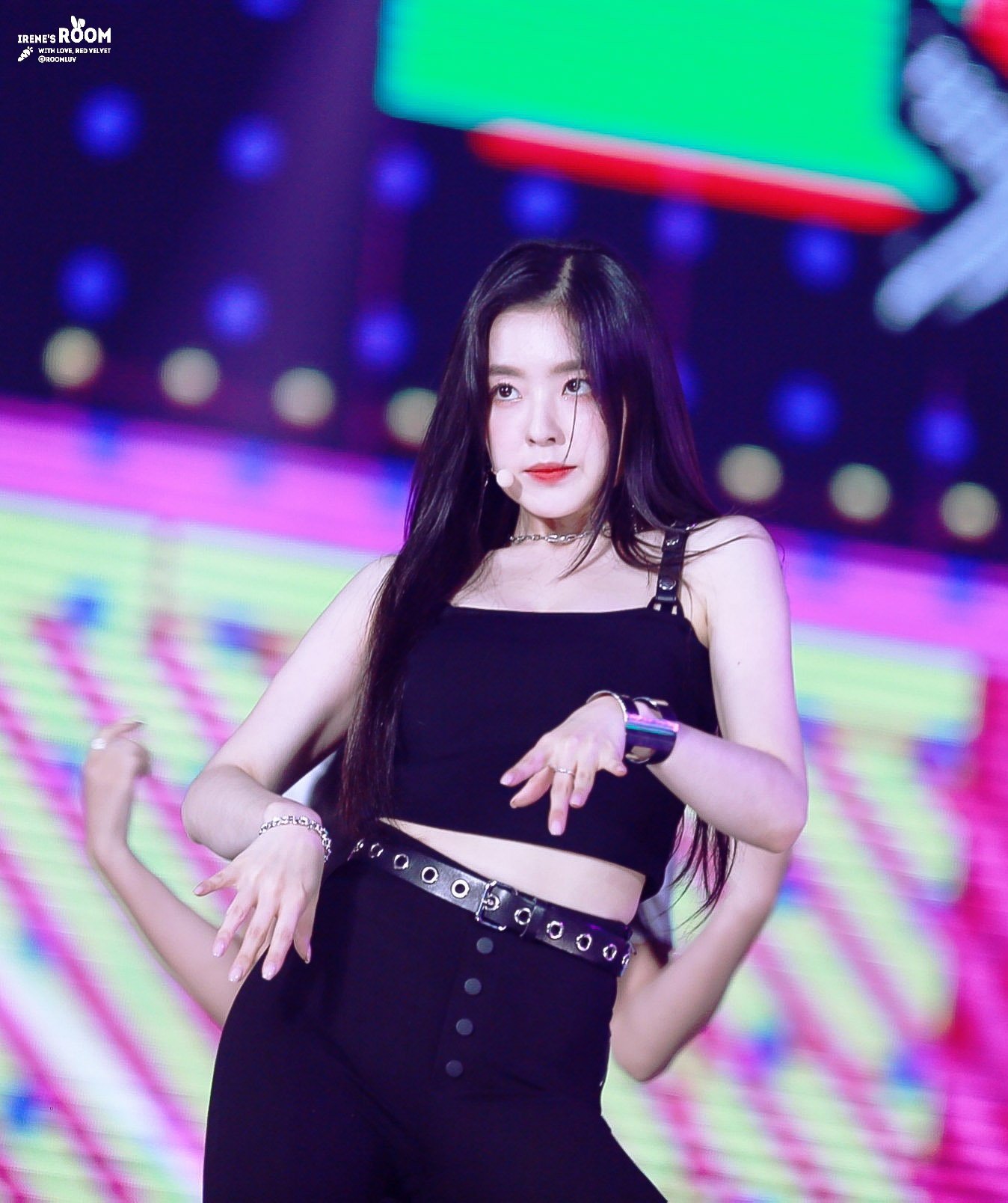 머리에 꽃을 단 아이린.jpgif | 인스티즈