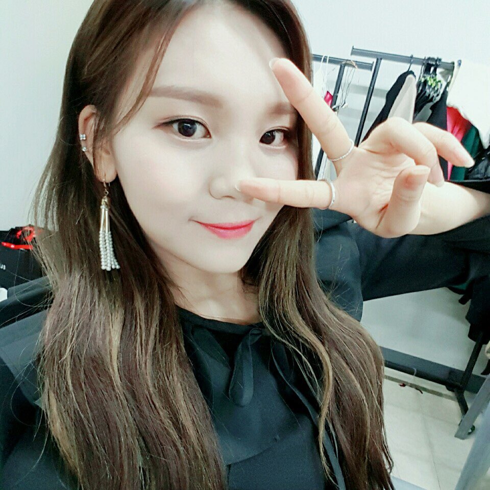 여자친구 엄지 | 인스티즈