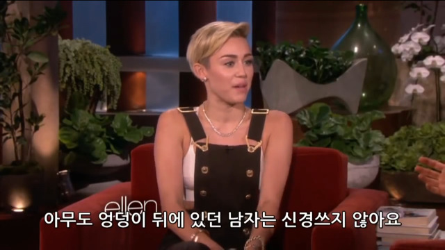 마일리 사이러스 mtv 충격과 공포의 퍼포먼스 | 인스티즈