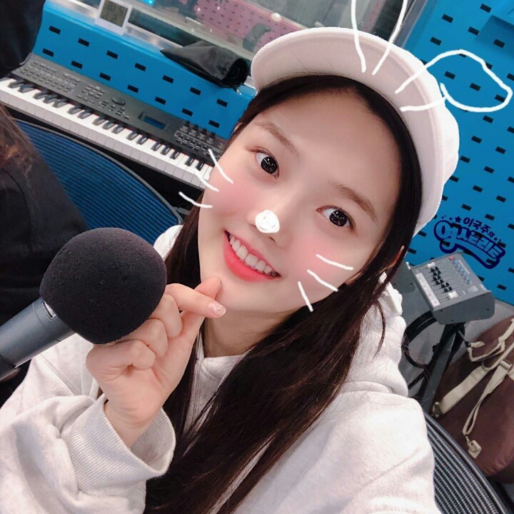 오늘자 오마이걸 라디오 개인 사진 | 인스티즈