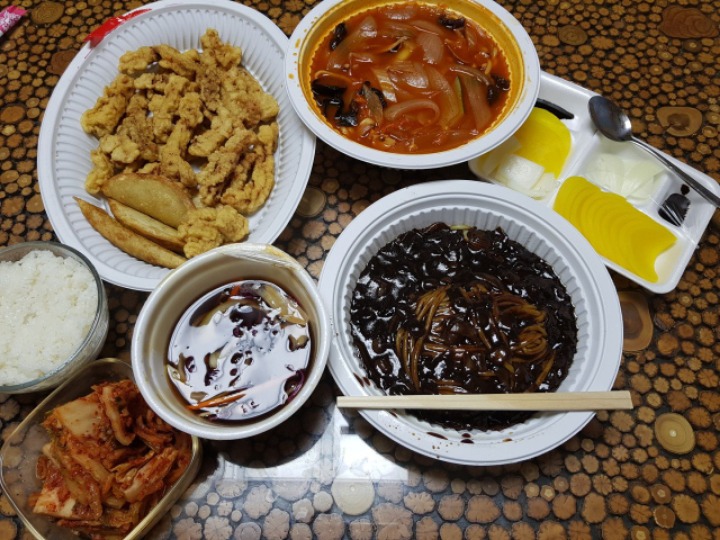 중국집 세트 짜장+짬뽕+탕수육 혼자먹기 가능? | 인스티즈