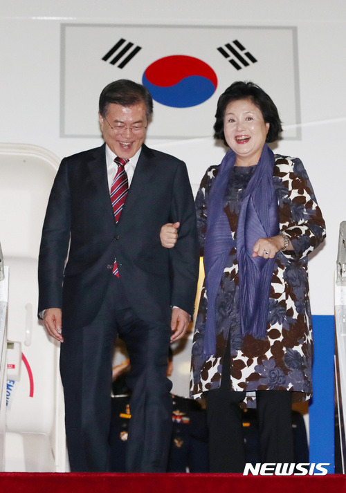 귀국하는 문재인대통령 | 인스티즈