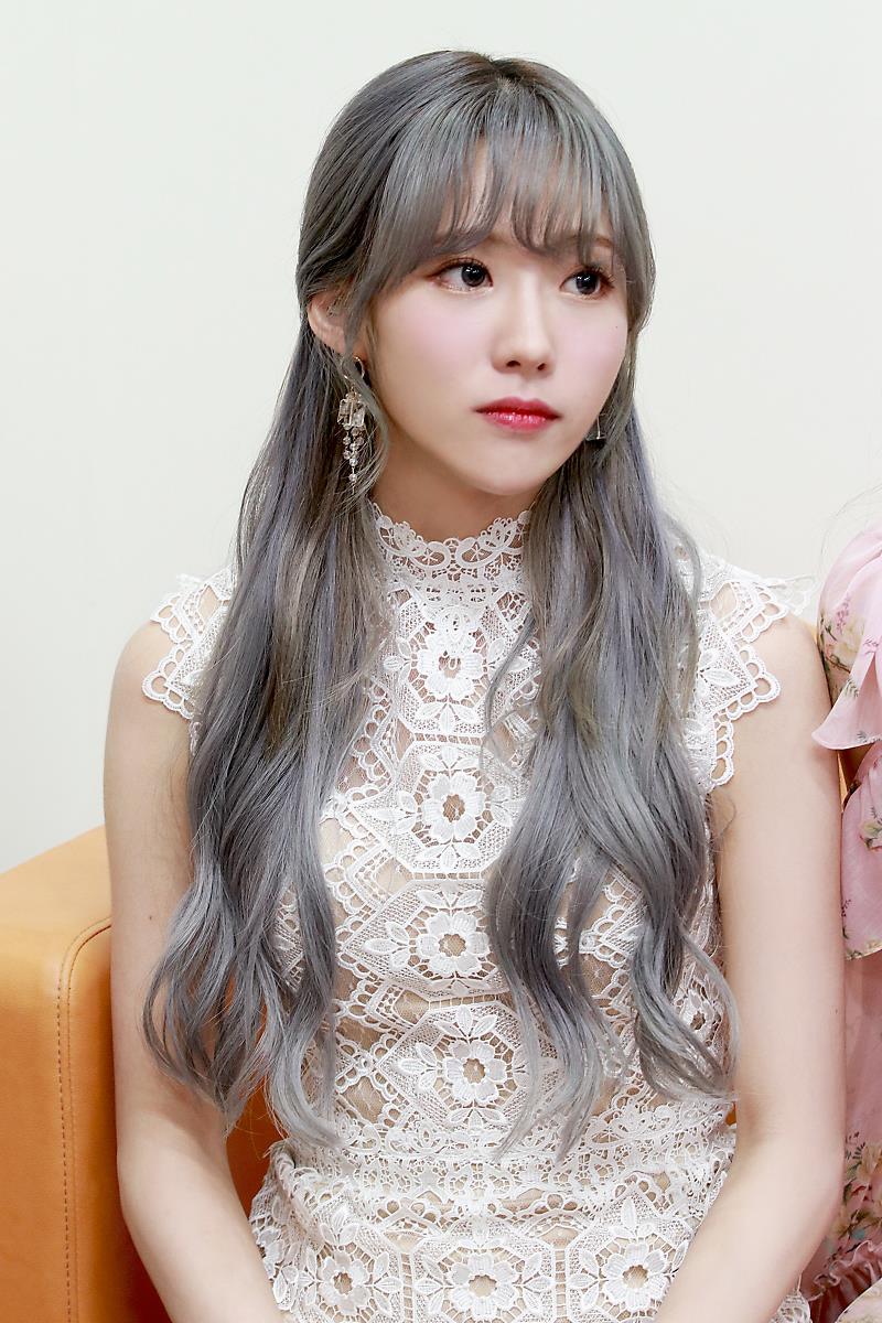 우주소녀 포스트 두니아 제작 발표회 루다 | 인스티즈