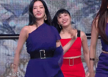 엠카에서 오하영 생축 퍼포먼스한 에이핑크 | 인스티즈