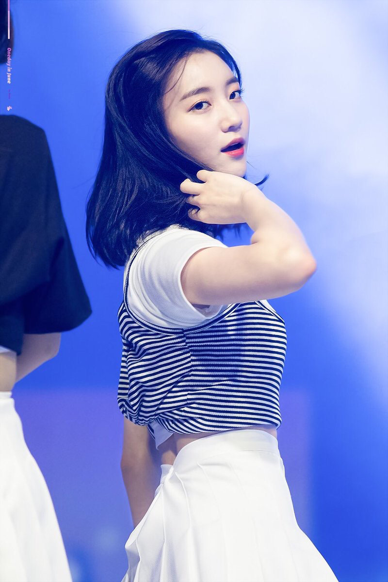 [오마이걸] 선선한 바람이 불어와서 비니 | 인스티즈