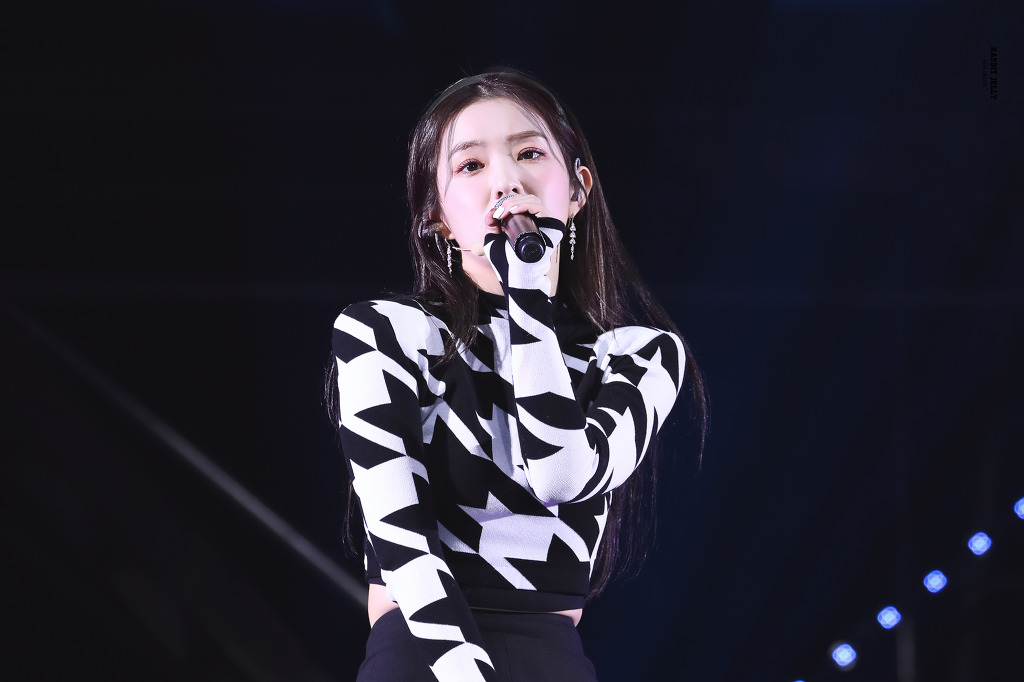 검정 머리띠한 아이린.jpgif | 인스티즈