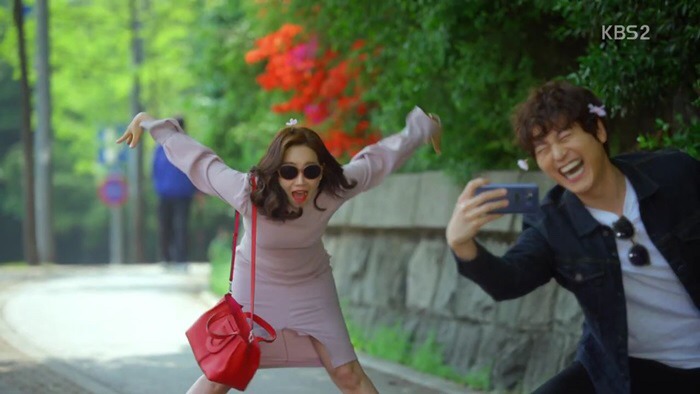 이유리 촬영하다 치마 다 찢어짐ㅋㅋㅋㅋㅋㅋㅋㅋㅋ.jpg | 인스티즈