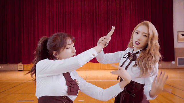 안무영상으로 욕 먹고 정신 똑디 차린 회사 (feat. 우주소녀) (데이터주의) | 인스티즈