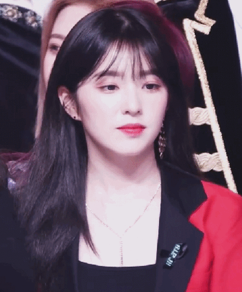 형광등 100개를 켠듯한 아우라 뽐내는 아이린.GIF | 인스티즈