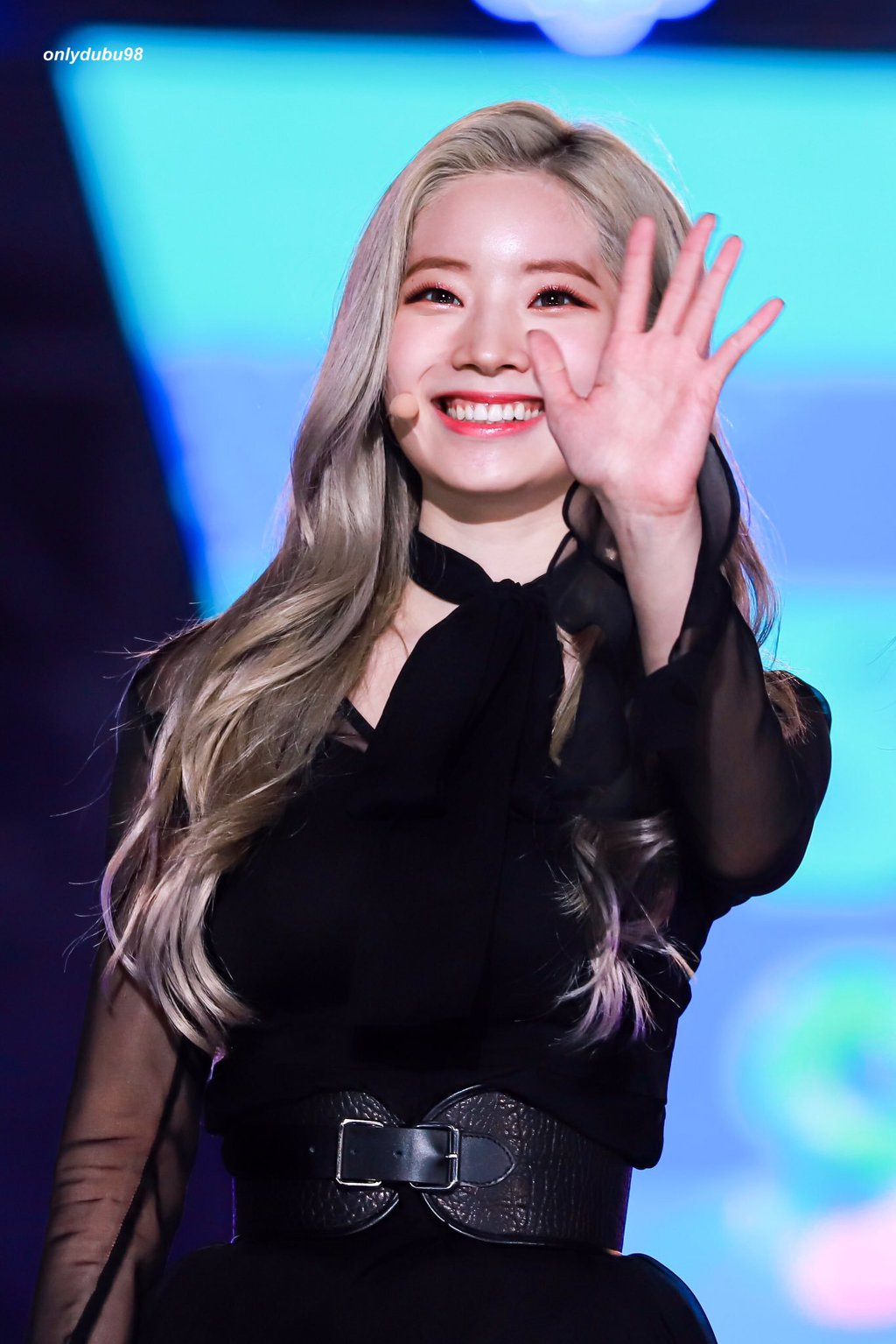 백금발머리도 잘어울리는 최근 다현이.jpg | 인스티즈